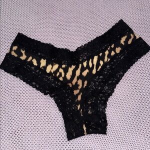 Victoria’s Secret Women’s Leopard / Cheetah Print Cheeky Panty floral lace